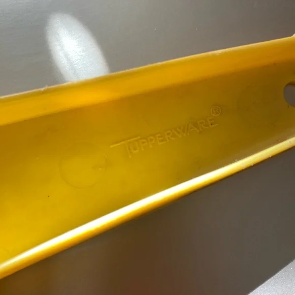 Tupperware/ Colander - Picture 2 of 3